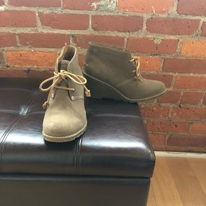 Sperry Dark Tan Suede Women’s Wedge Bootie, Size 10